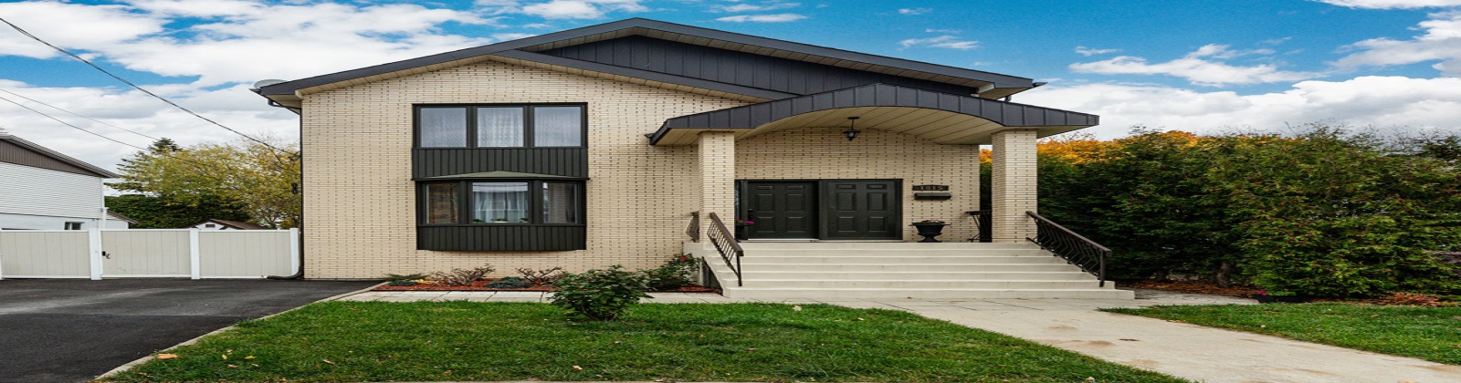 5 Bedrooms Bedrooms, 15 Rooms Rooms,2 BathroomsBathrooms,Maison,For Sale,1135